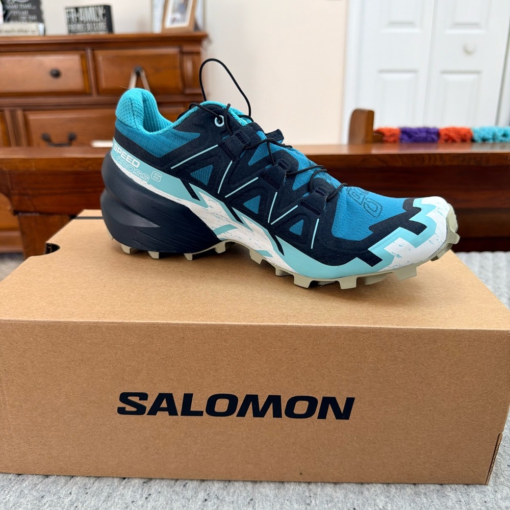Salomon Speedcross 6 W in Tahitian Tide and Carbon